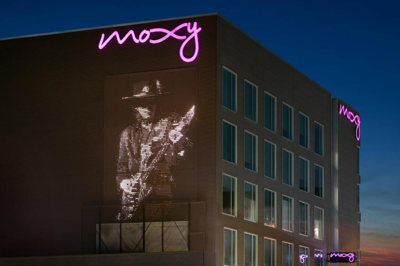 Moxy Austin - University Hotel Exterior photo